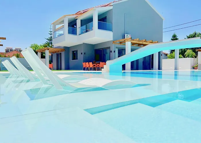 Cielo With Private Pool In Canal D'amour By Dadovillas