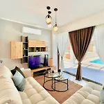 Cielo With Private Pool In Canal D'amour By Dadovillas *