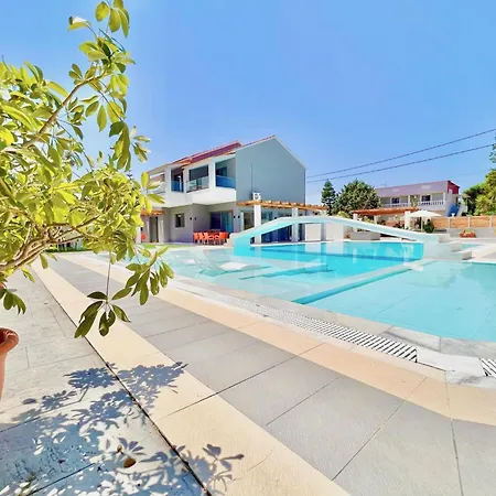 Villa Cielo With Private Pool In Canal D'amour By Dadovillas *