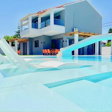 Cielo With Private Pool In Canal D'amour By Dadovillas