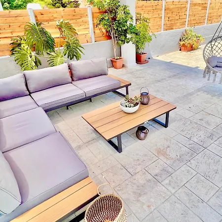 Cielo With Private Pool In Canal D'amour By Dadovillas فيلة